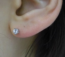 ピアス